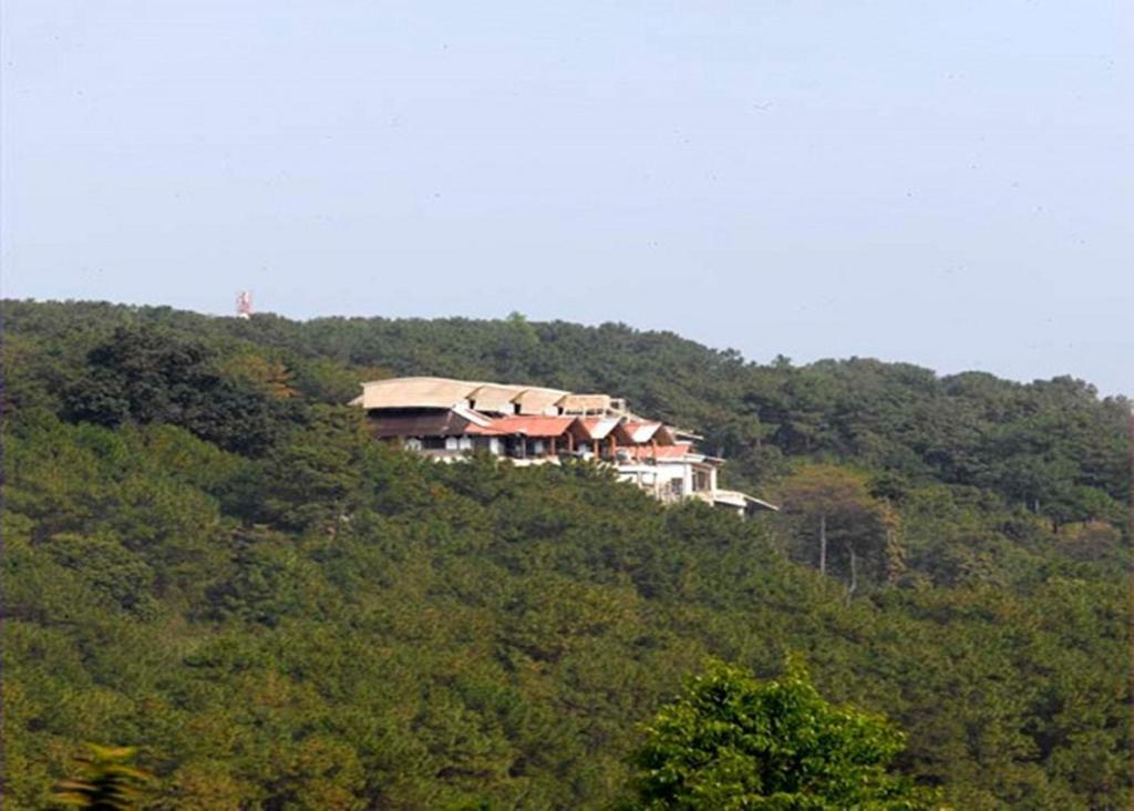 Ri Kynjai Serenity By The Lake Hotel Shillong Exterior photo